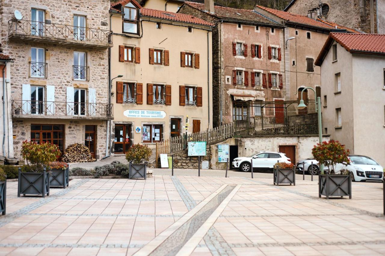 Au Chat Bleu Saint-Laurent-les-Bains 外观 照片